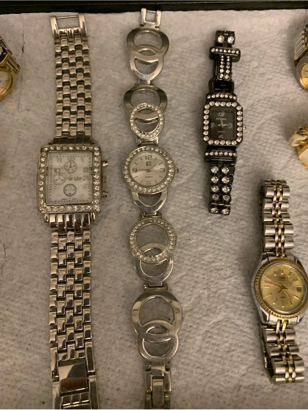 Ladies 10 PC Watch Lot,Some Brand Names,including Timex,Pulsar,Collezio and .